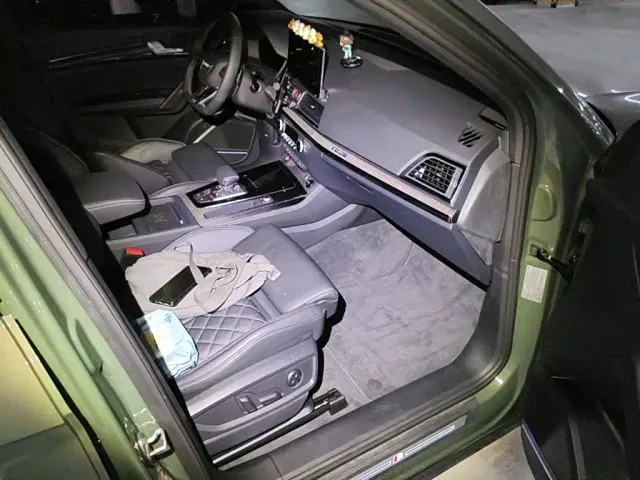 Audi SQ5 — Фото автомобиля 13