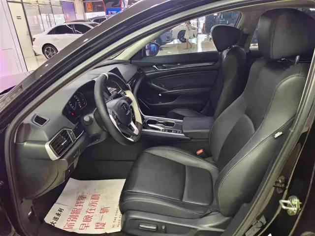 Honda Accord — Фото автомобиля 9