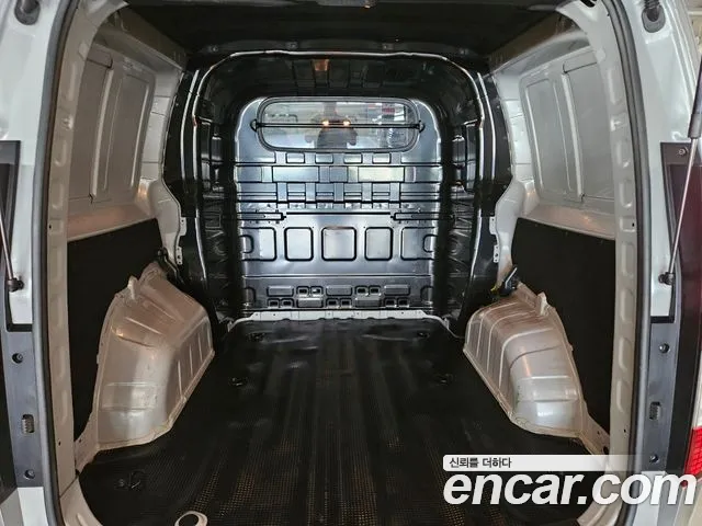 Hyundai Staria Staria Карго 5 мест — Фото автомобиля 5