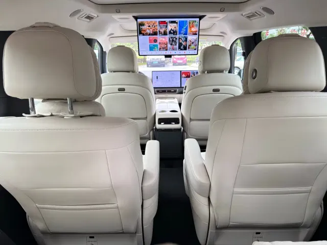 Li Auto MEGA — Фото автомобиля 15