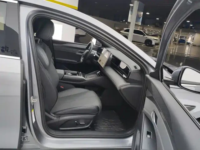 BYD Qin L — Фото автомобиля 8