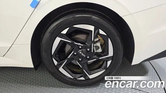 Kia K5 Новый K5 3 поколение 2.0 LPi(Для проката) — Фото автомобиля 17
