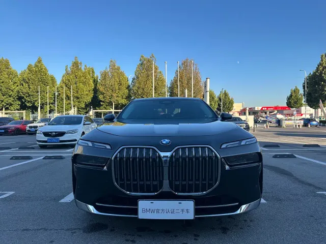 BMW 7 Series — Фото автомобиля 2