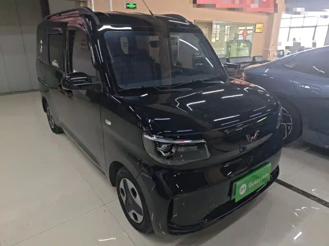 Wuling Zhiguang NEV — Фото автомобиля 3