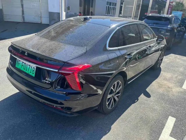 Hongqi H5 PHEV — Фото автомобиля 9