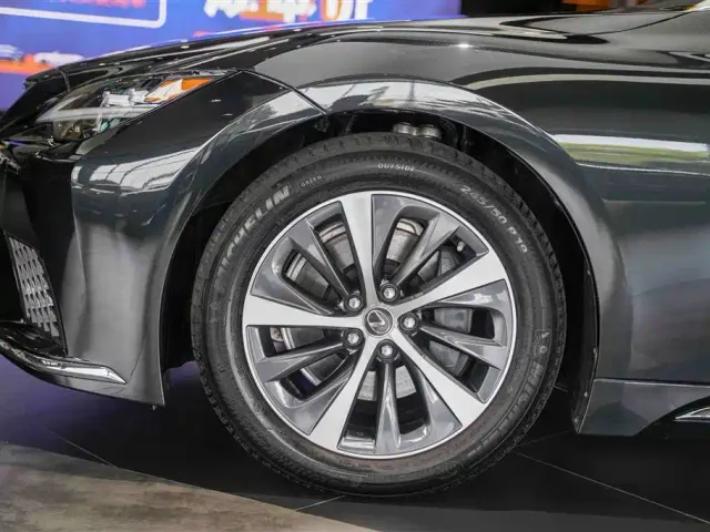 Lexus LS — Фото автомобиля 19