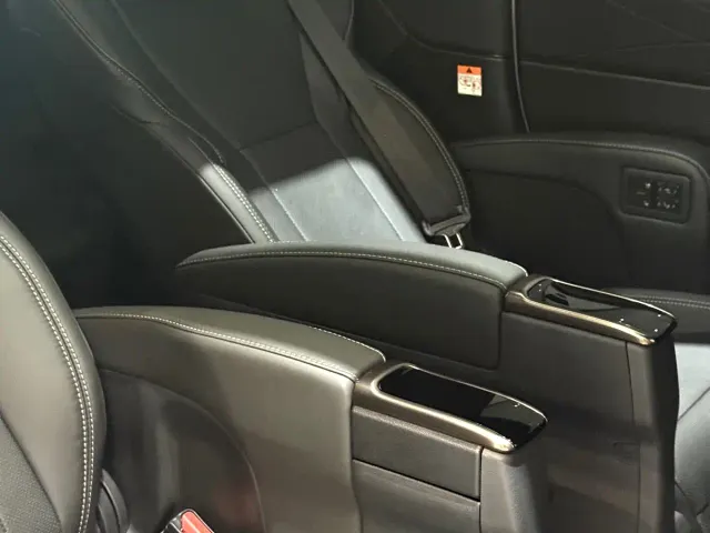 Toyota Alphard — Фото автомобиля 15