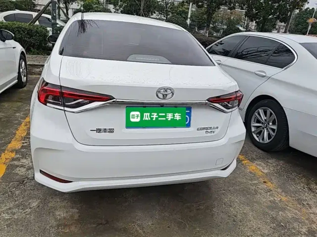 Toyota Corolla — Фото автомобиля 5