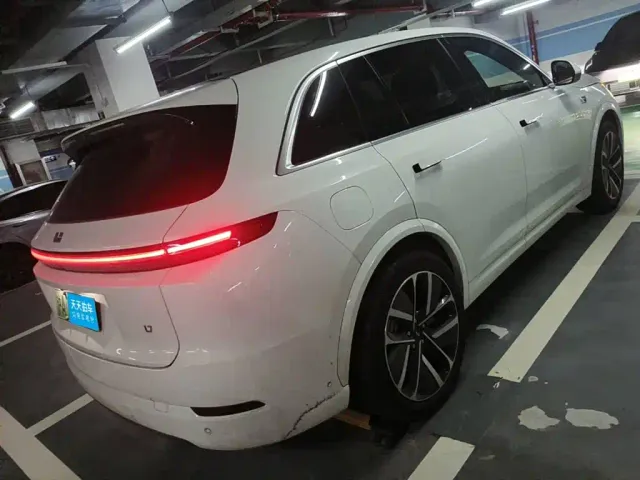 Li Auto L7 — Фото автомобиля 2