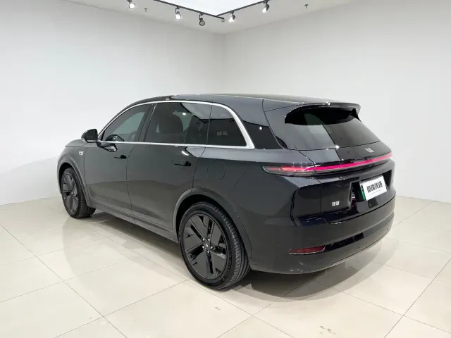 Li Auto L7 — Фото автомобиля 4