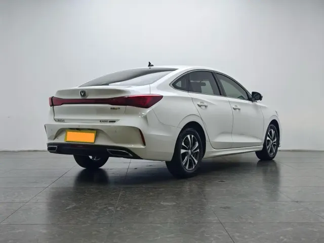 Changan Eado — Фото автомобиля 3