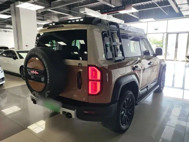 BYD FangChengBao Leopard 5 — Фото автомобиля 6