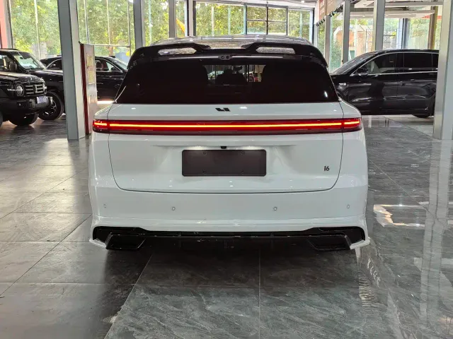 Li Auto i6 — Фото автомобиля 5
