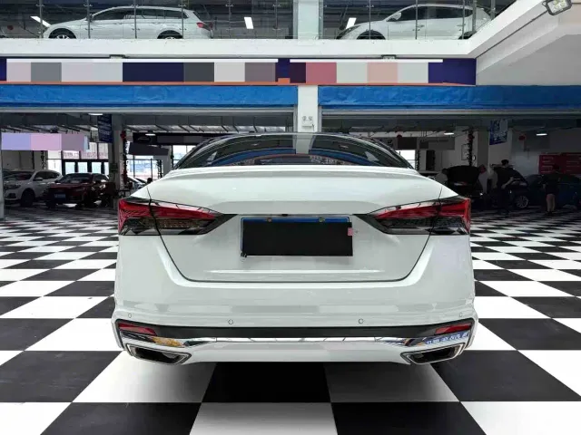 Nissan Teana — Фото автомобиля 19
