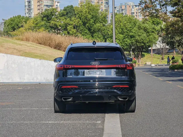 Audi Q5L — Фото автомобиля 4