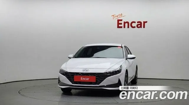 Hyundai Avante CN7 — Фото автомобиля 3