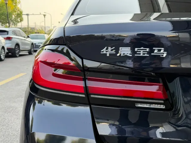 BMW 5 Series — Фото автомобиля 28