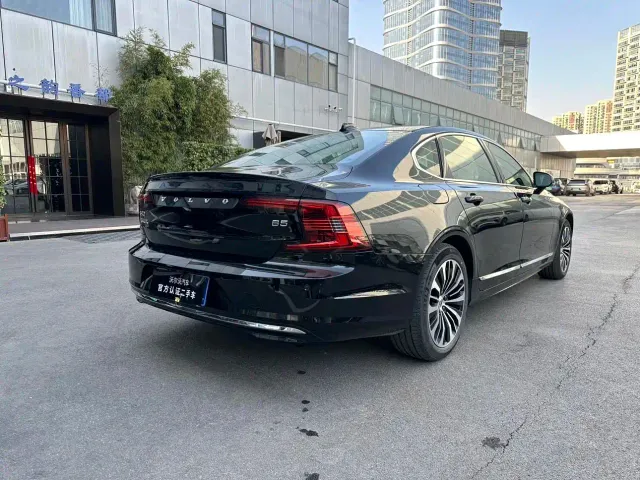 Volvo S90 — Фото автомобиля 12