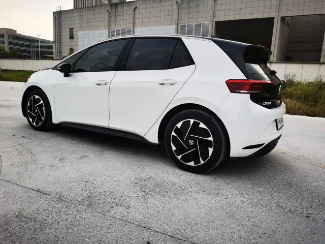 Volkswagen ID.3 — Фото автомобиля 15
