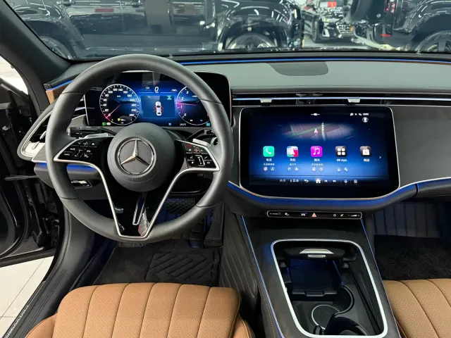 Mercedes-Benz E-Class — Фото автомобиля 8