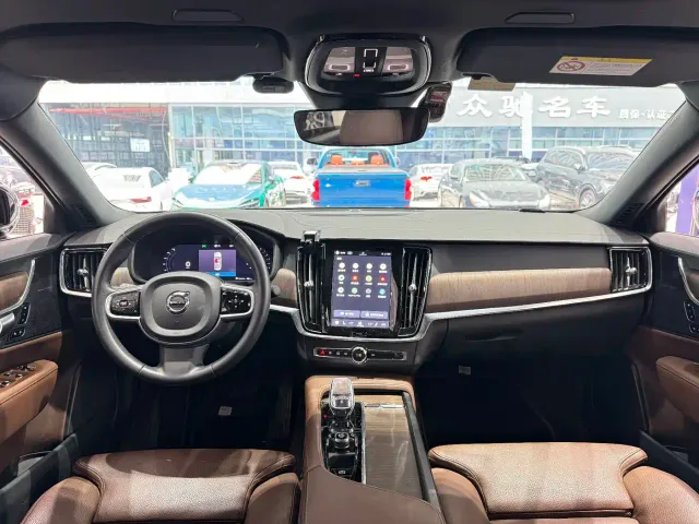 Volvo S90 — Фото автомобиля 8