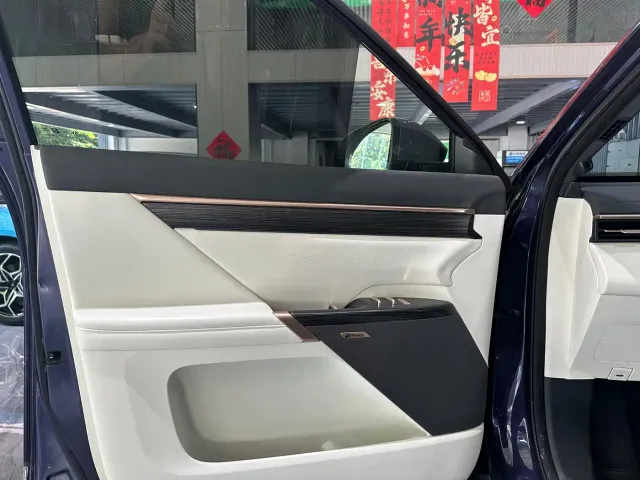 Dongfeng eπ 008 — Фото автомобиля 5