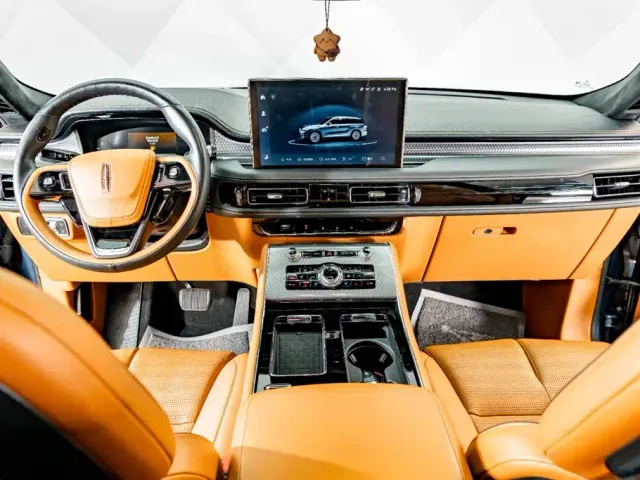Lincoln Aviator — Фото автомобиля 13