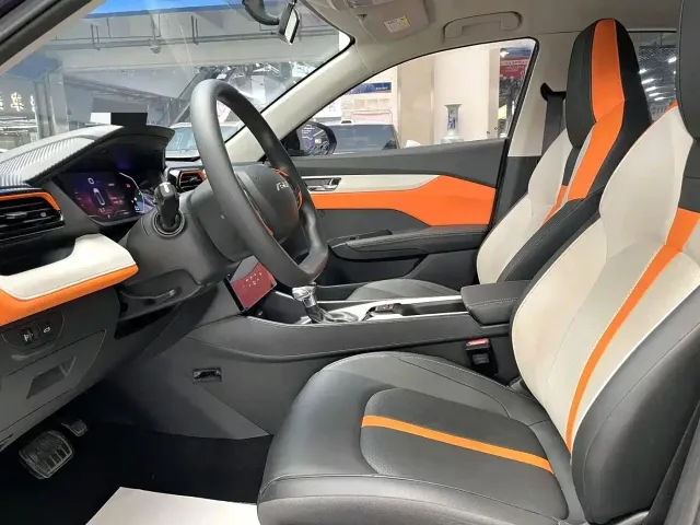 Dongfeng Yixuan — Фото автомобиля 4