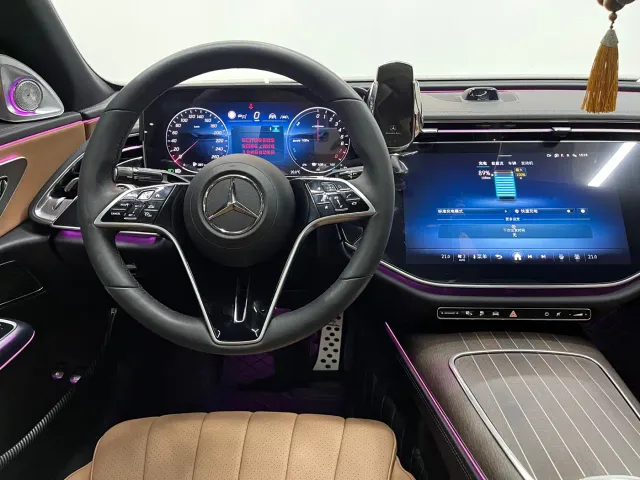 Mercedes-Benz E-Class — Фото автомобиля 6