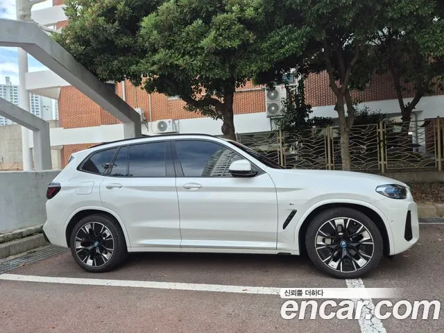 BMW iX3 G08 (2020–2024) — Фото автомобиля 3