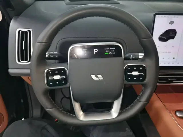 Li Auto L7 — Фото автомобиля 10