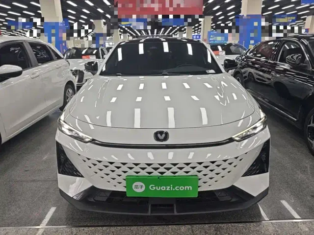 Changan UNI-V — Фото автомобиля 2
