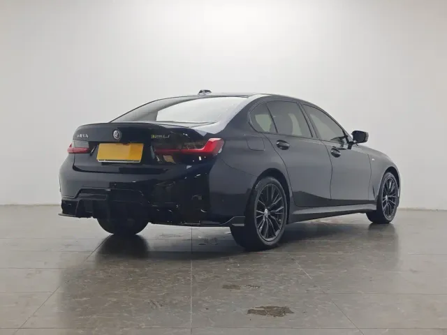 BMW 3 Series — Фото автомобиля 3