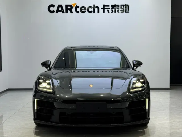 Porsche Panamera — Фото автомобиля 2