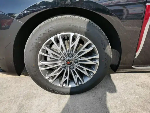 Hongqi H5 — Фото автомобиля 22