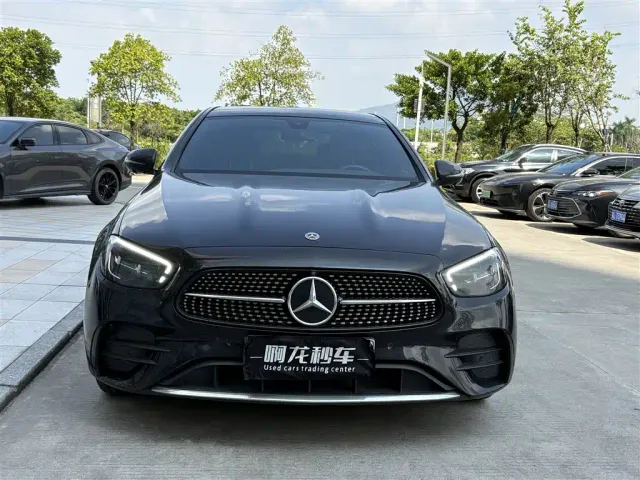 Mercedes-Benz E-Class — Фото автомобиля 2