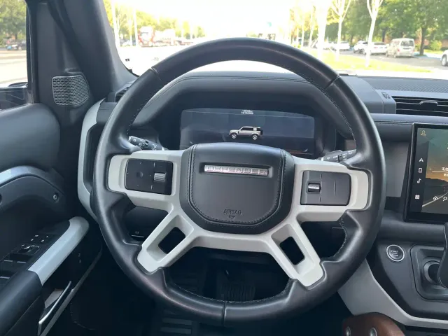 Land Rover Defender — Фото автомобиля 5