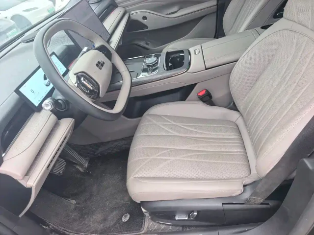Geely Galaxy Xingyao 8 — Фото автомобиля 4