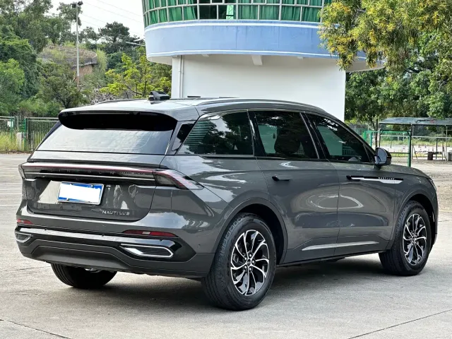 Lincoln Nautilus 2023 2.0T AWD Premium Edition — Фото автомобиля 4