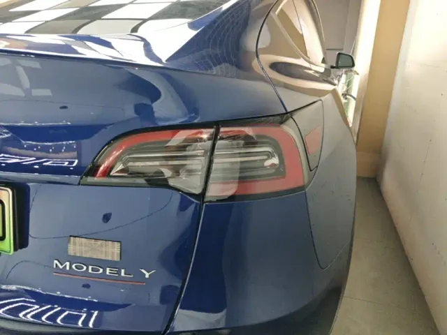 Tesla Model Y — Фото автомобиля 7