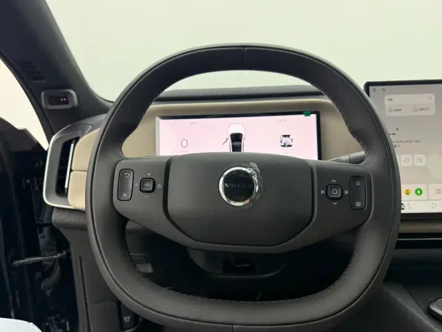 Volvo XC70 Plug-in Hybrid — Фото автомобиля 4