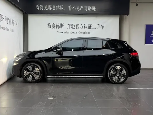 Mercedes-Benz EQE SUV — Фото автомобиля 3