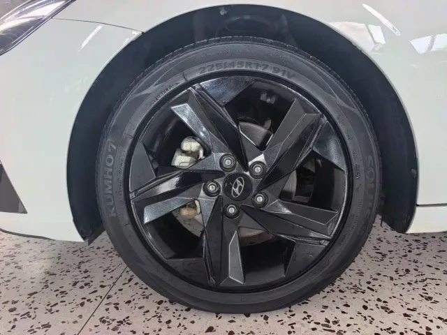 Hyundai Elantra — Фото автомобиля 22
