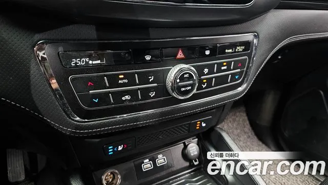 KG_Mobility_Ssangyong Rexton Новый Rexton Sport Дизель 2.2 4WD — Фото автомобиля 16