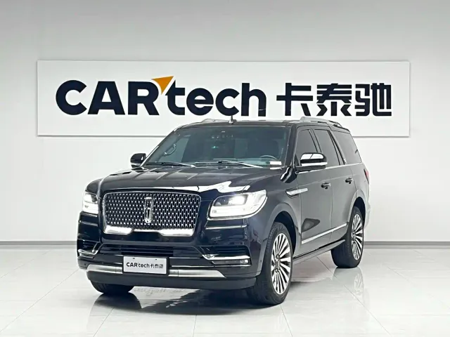Фотография автомобиля — Lincoln Navigator