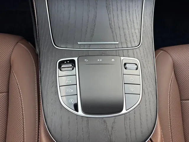 Mercedes-Benz E-Class — Фото автомобиля 15