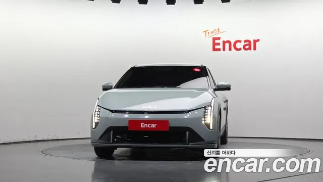 Kia EV4 — Фото автомобиля 3