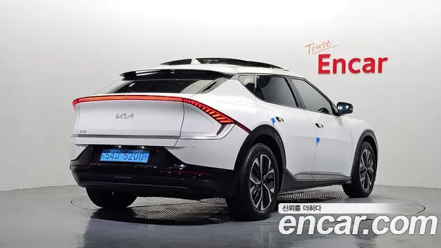 Kia EV6 — Фото автомобиля 2