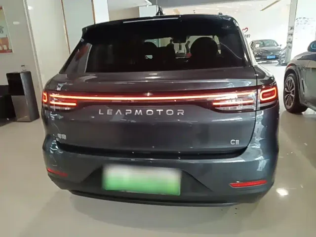 Leapmotor C11 — Фото автомобиля 5