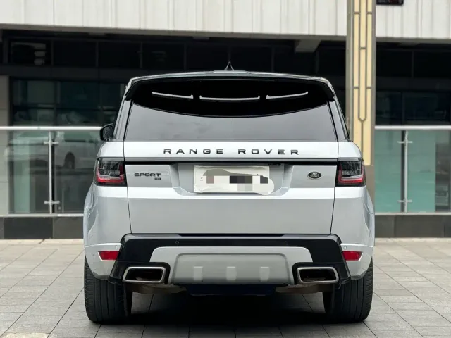 Land Rover Range Rover Sport — Фото автомобиля 15